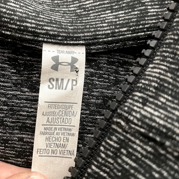 NWOT • Under Armour vest - Picture 4 of 5